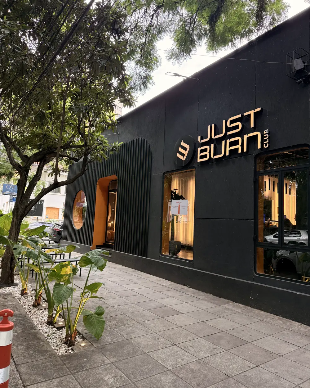 Fachada do Just Burn em Porto Alegre
